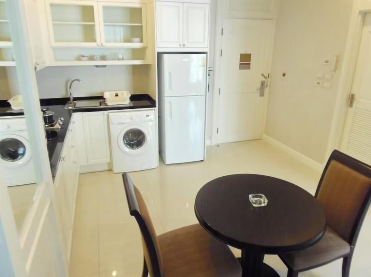 Hope Land Executive Residence Sukhumvit 46 Service Apartments For Rent Preview 3