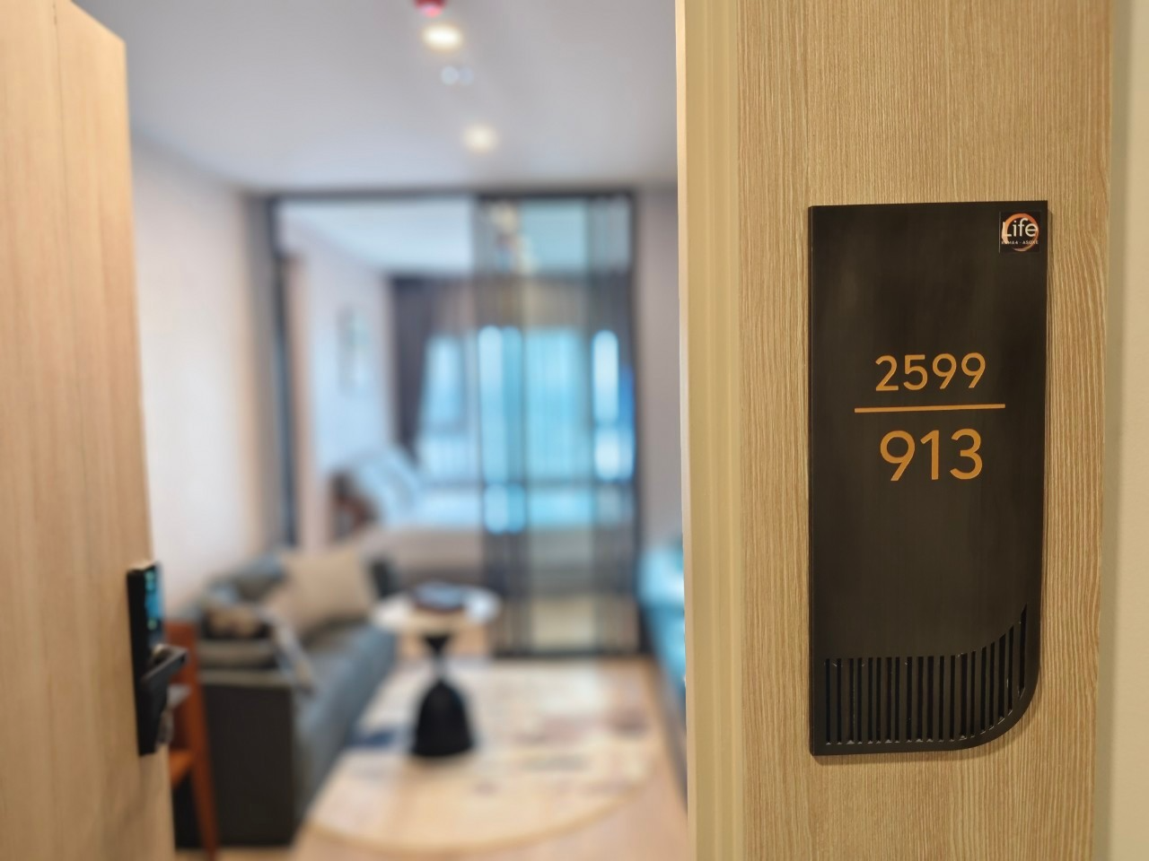 For Rent: Life Rama4 Asoke (Close to BTS Queen Sirikit National Convention Center)