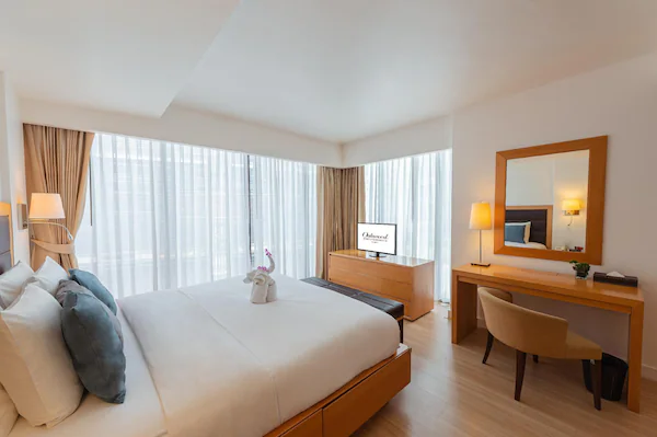 Oakwood Residence Sukhumvit 24 Service Apartment Preview 4