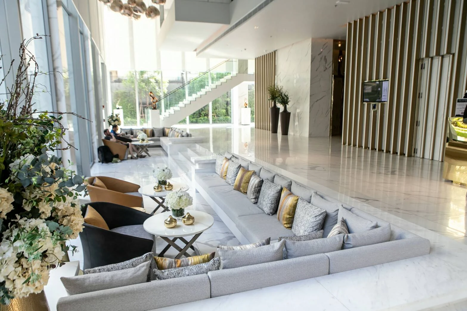 Ariva Hyde Sukhumvit 11 Service Apartments For Rent Preview 3