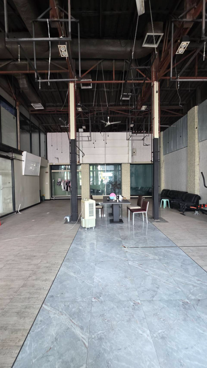 Commercial Space for Rent in Silom-Surawong