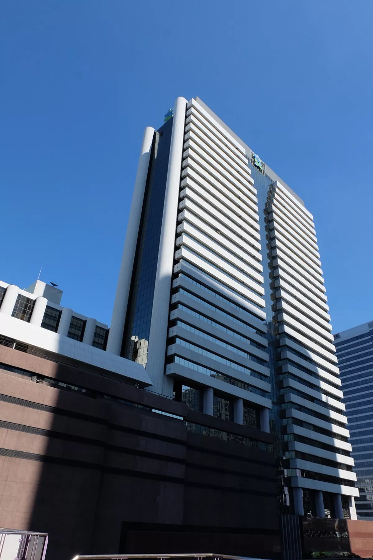 Sathorn Nakorn Tower Office For Rent Preview 4