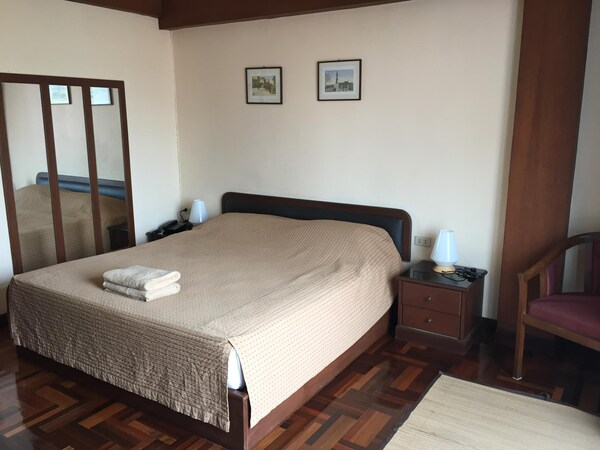 House By The Pond Service Apartments For Rent Preview 6
