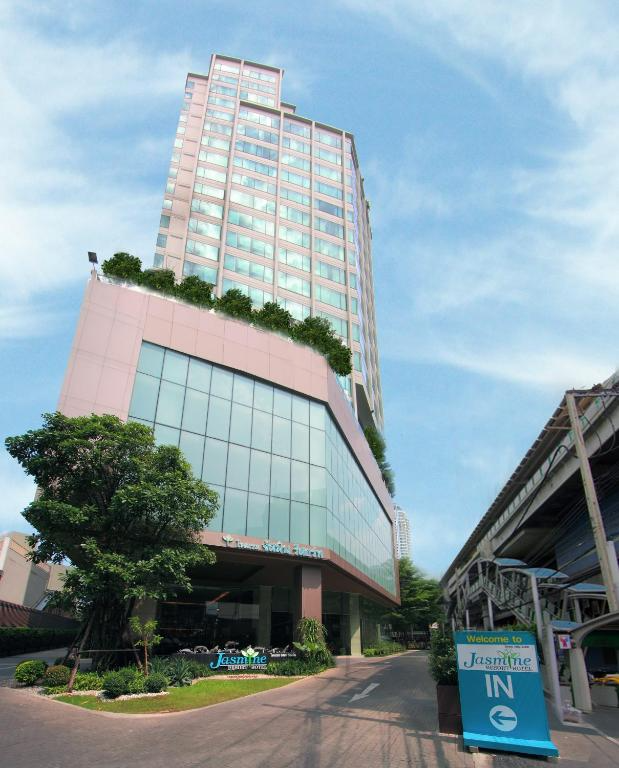 Jasmine Resort Hotel Service Apartments For Rent