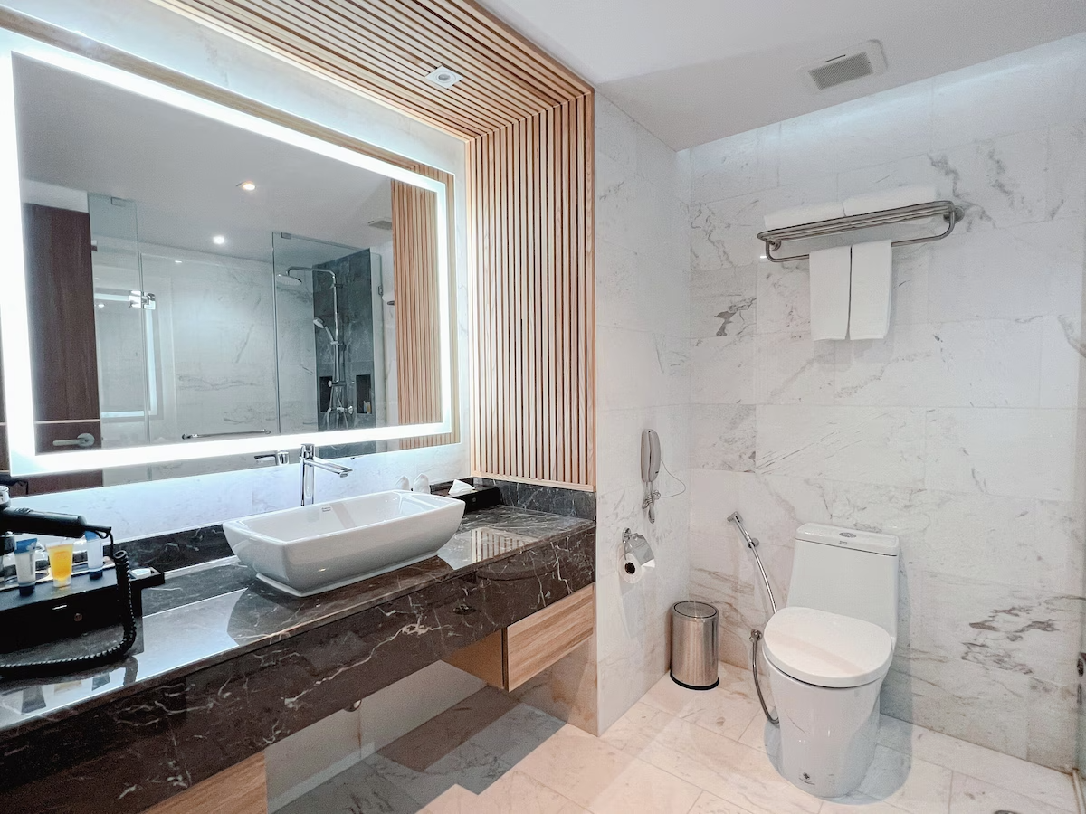 Rembrandt Hotel & Suites Service Apartment Preview 7