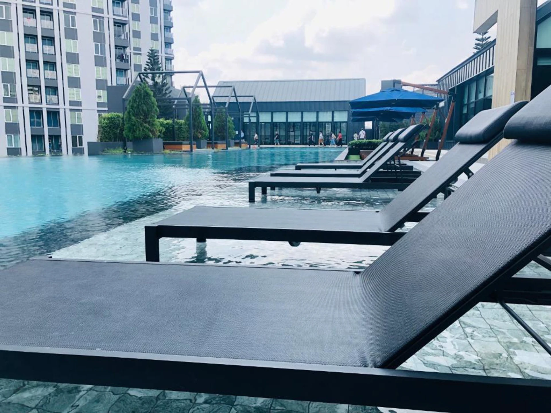 For Rent : Chapter One ECO  Close to MRT Huai Khwang Preview 6