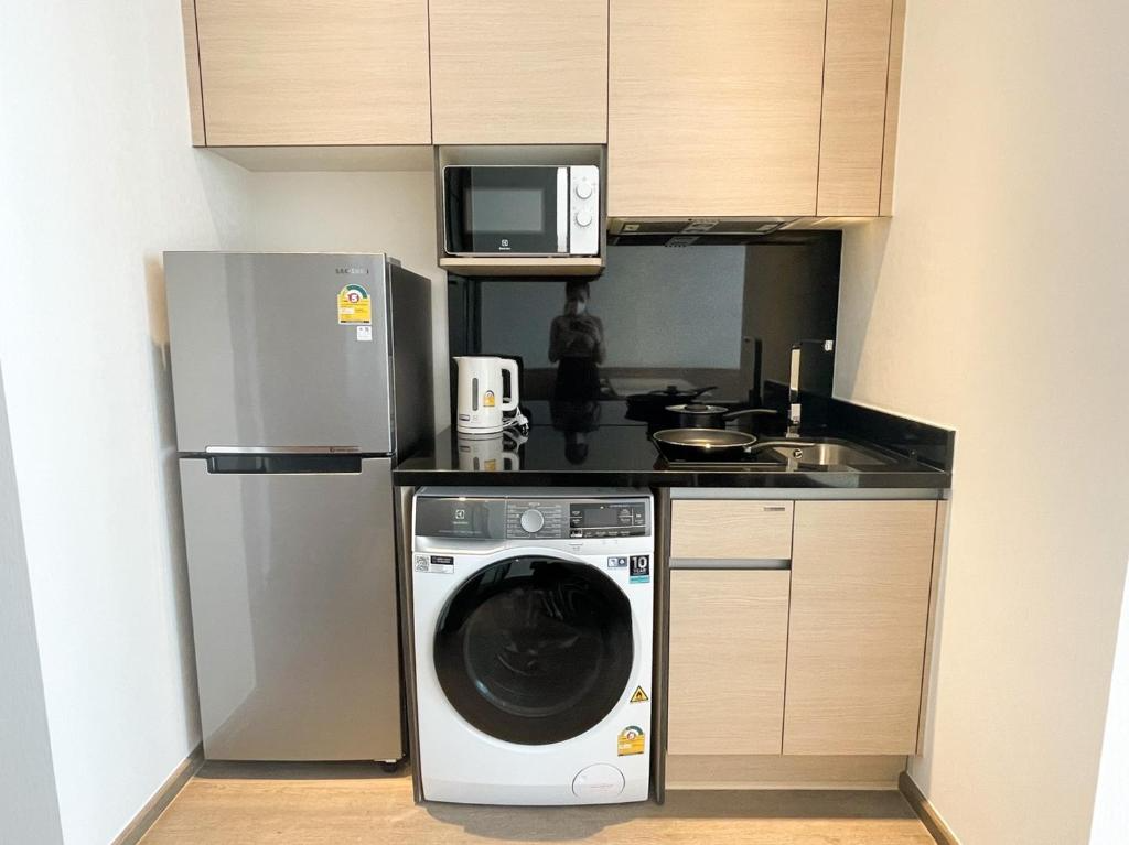 Hampton Residence next to Emporium Service Apartments For Rent Preview 4