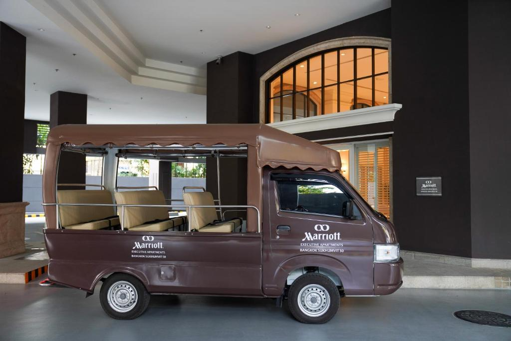 Marriott Executive Apartments Sukhumvit 50 Service Apartment For Rent Preview 3