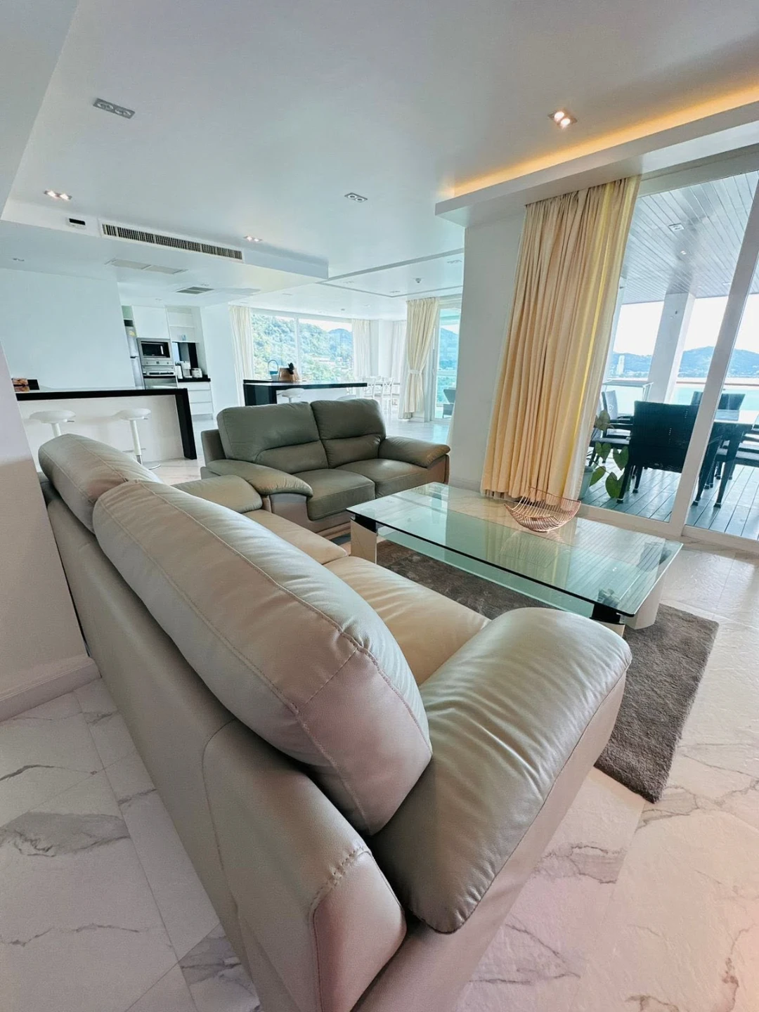 penthouse in Kalim For Rent