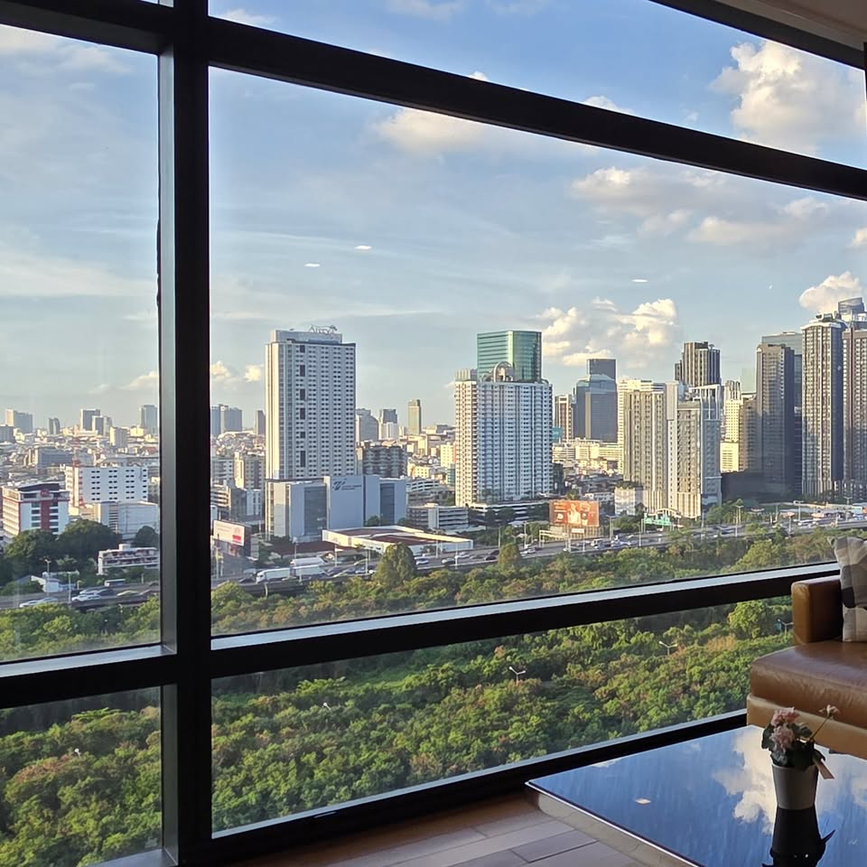Circle Living Prototype Condo For Rent Preview 5