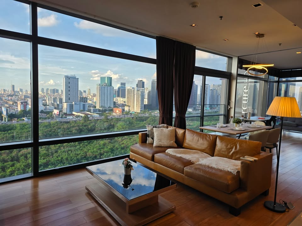 Circle Living Prototype Condo For Rent Preview 6
