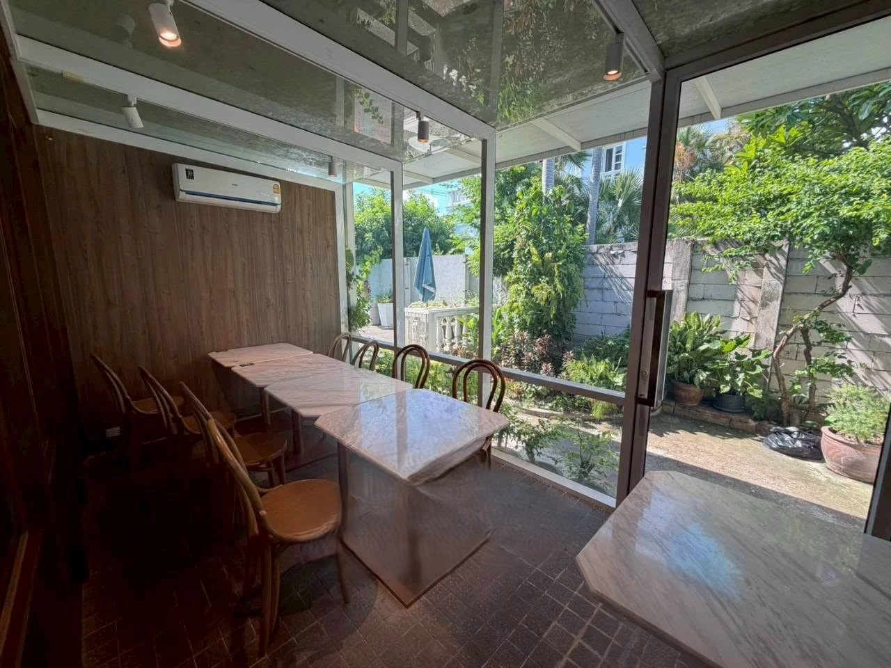 Fully Equipped Restaurant for Rent – Ari Samphan Preview 3