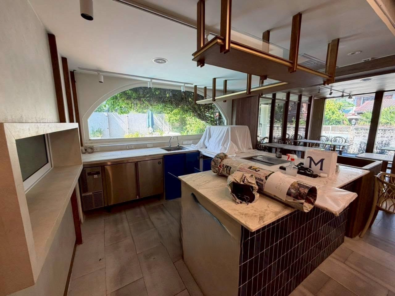 Fully Equipped Restaurant for Rent – Ari Samphan Preview 4