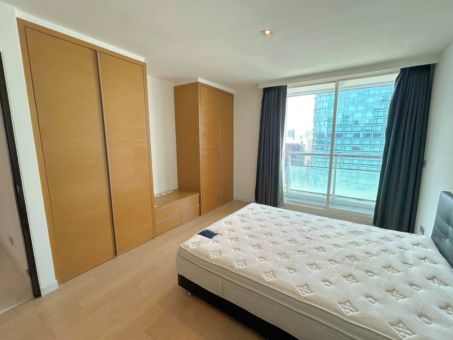 Eight Thonglor Residences Condo for Rent Preview 2