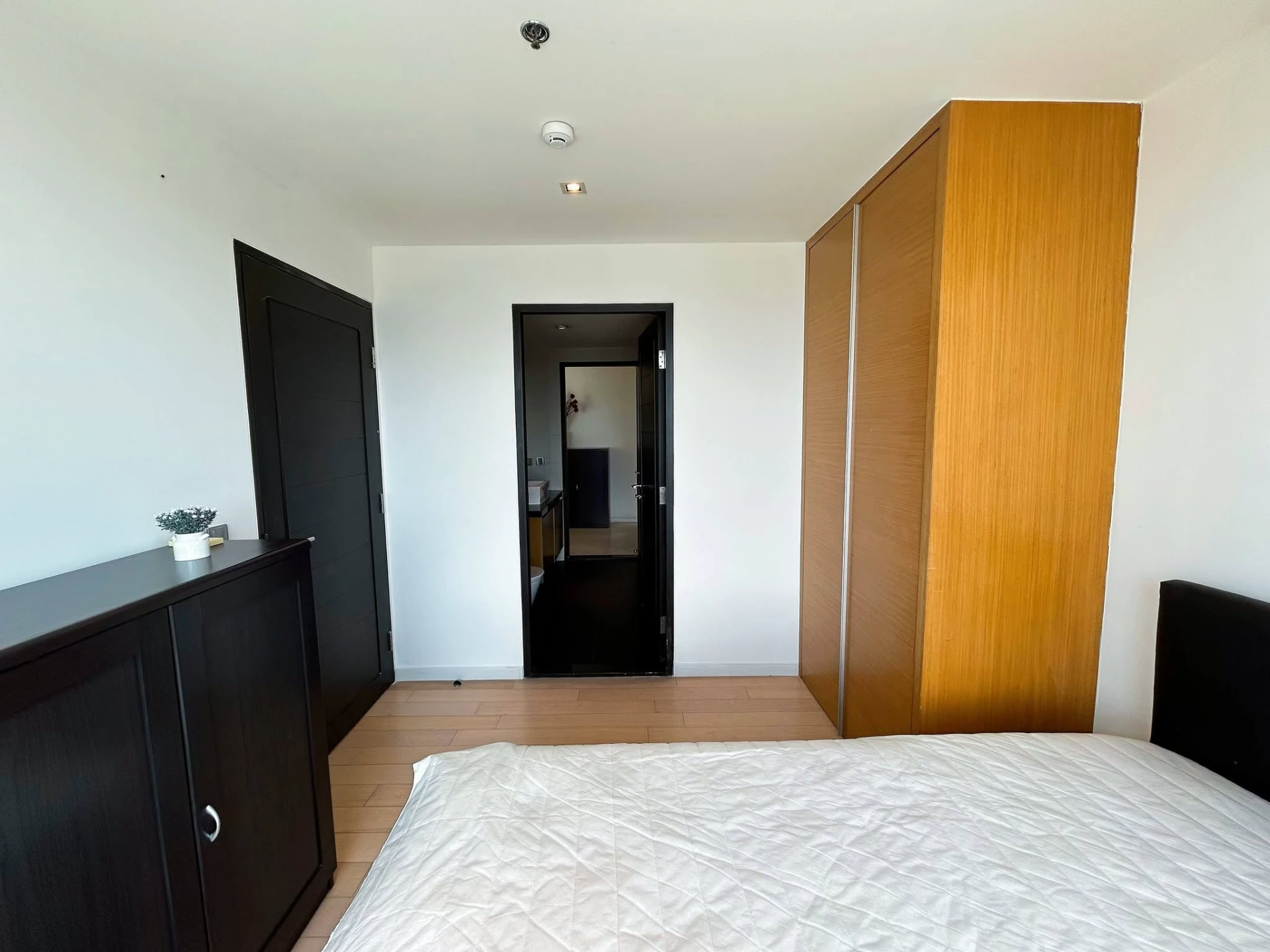 Eight Thonglor Residences Condo for Rent Preview 5