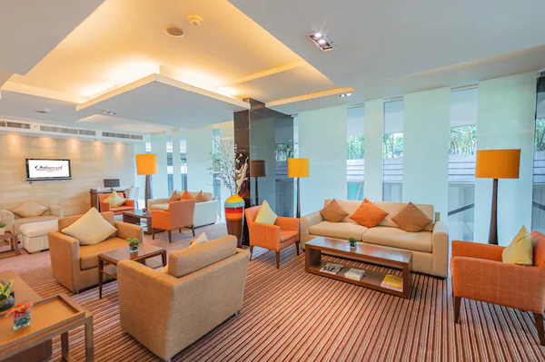 Oakwood Residence Sukhumvit 24 Service Apartment Preview 3