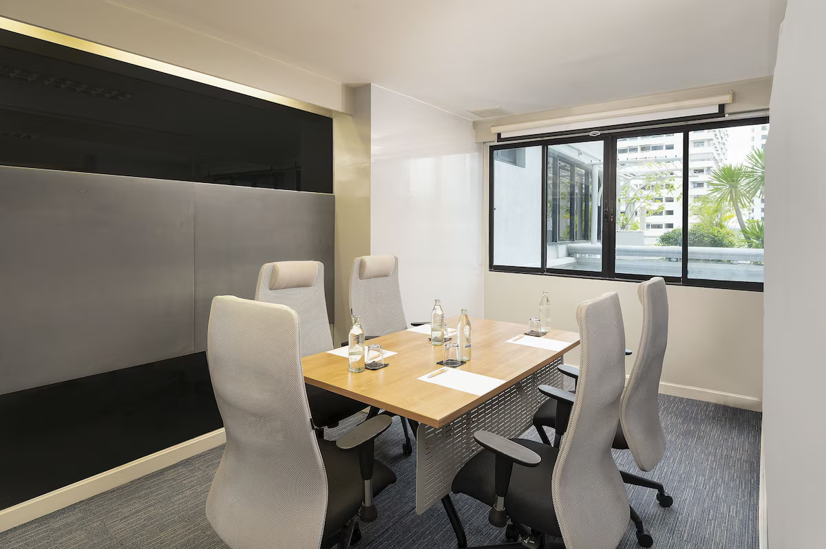 Parkroyal Suites Bangkok Service Apartment Preview 6