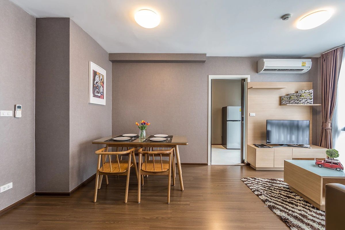 Like Sukhumvit 22 Hotel Service Apartments For Rent Preview 2