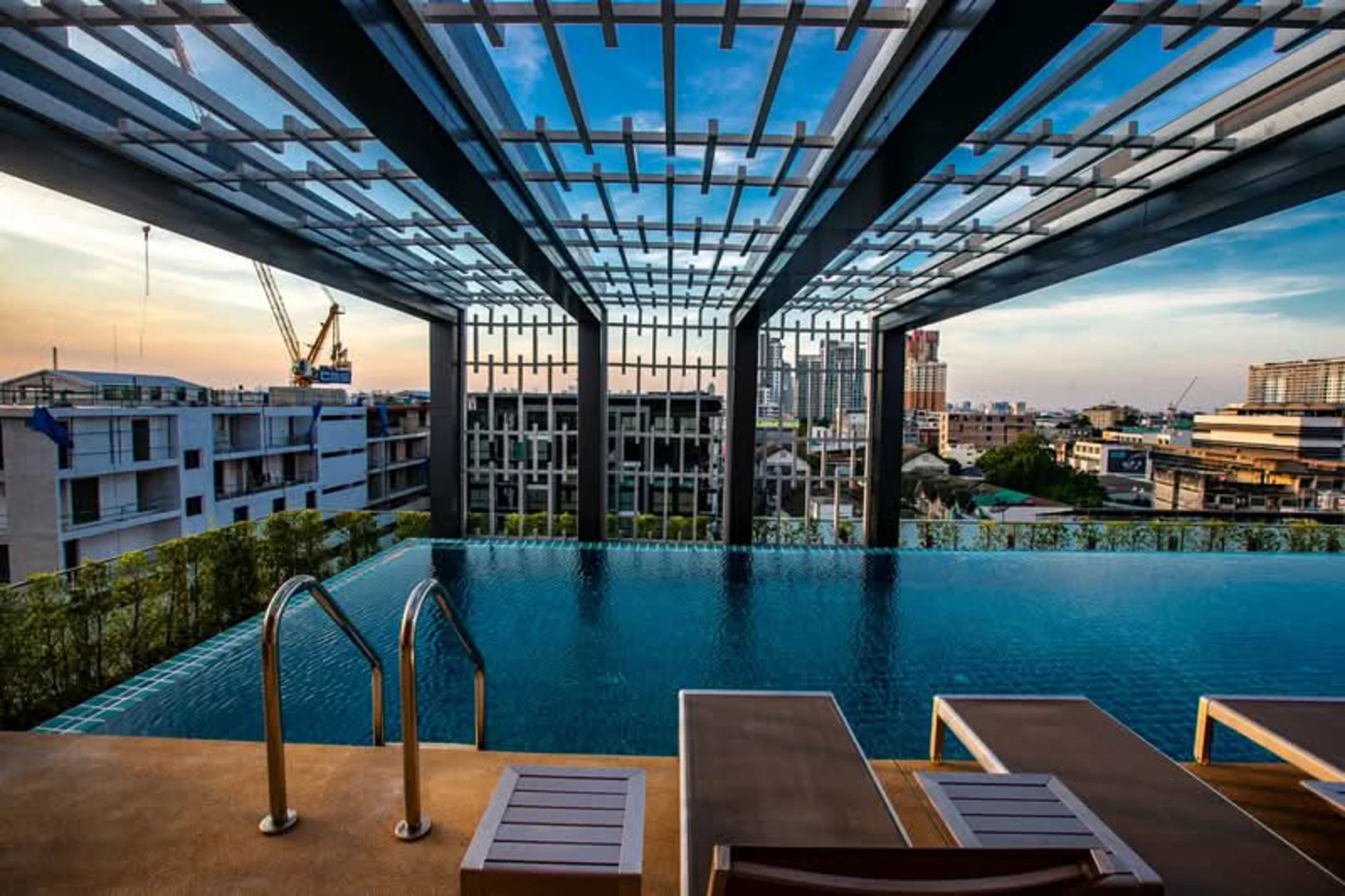 For Rent : Le Crique Condo Close to BTS Punnawithi Preview 2