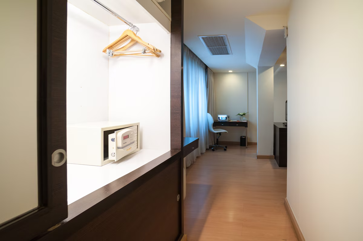 Aspen Suites Service Apartments For Rent Preview 5