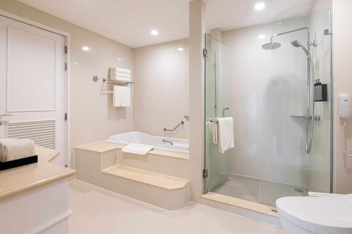 Centre Point Hotel Silom – Serviced Apartments For Rent Preview 4