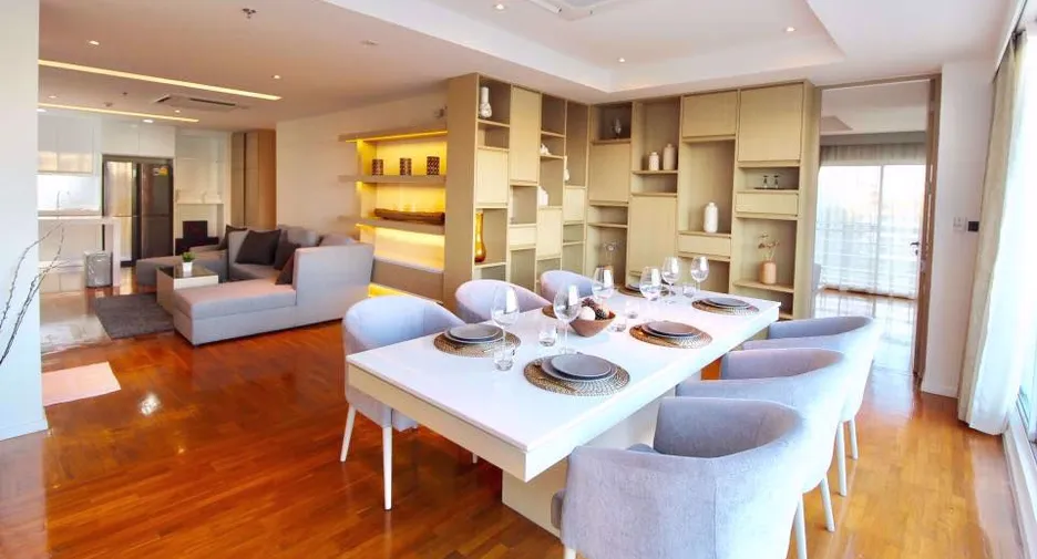 Raya Sukhumvit 31 Service Apartment Preview 3
