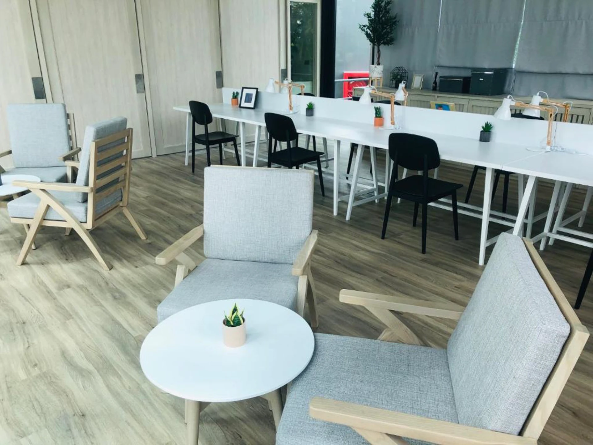 For Rent : Chapter One ECO  Close to MRT Huai Khwang Preview 2