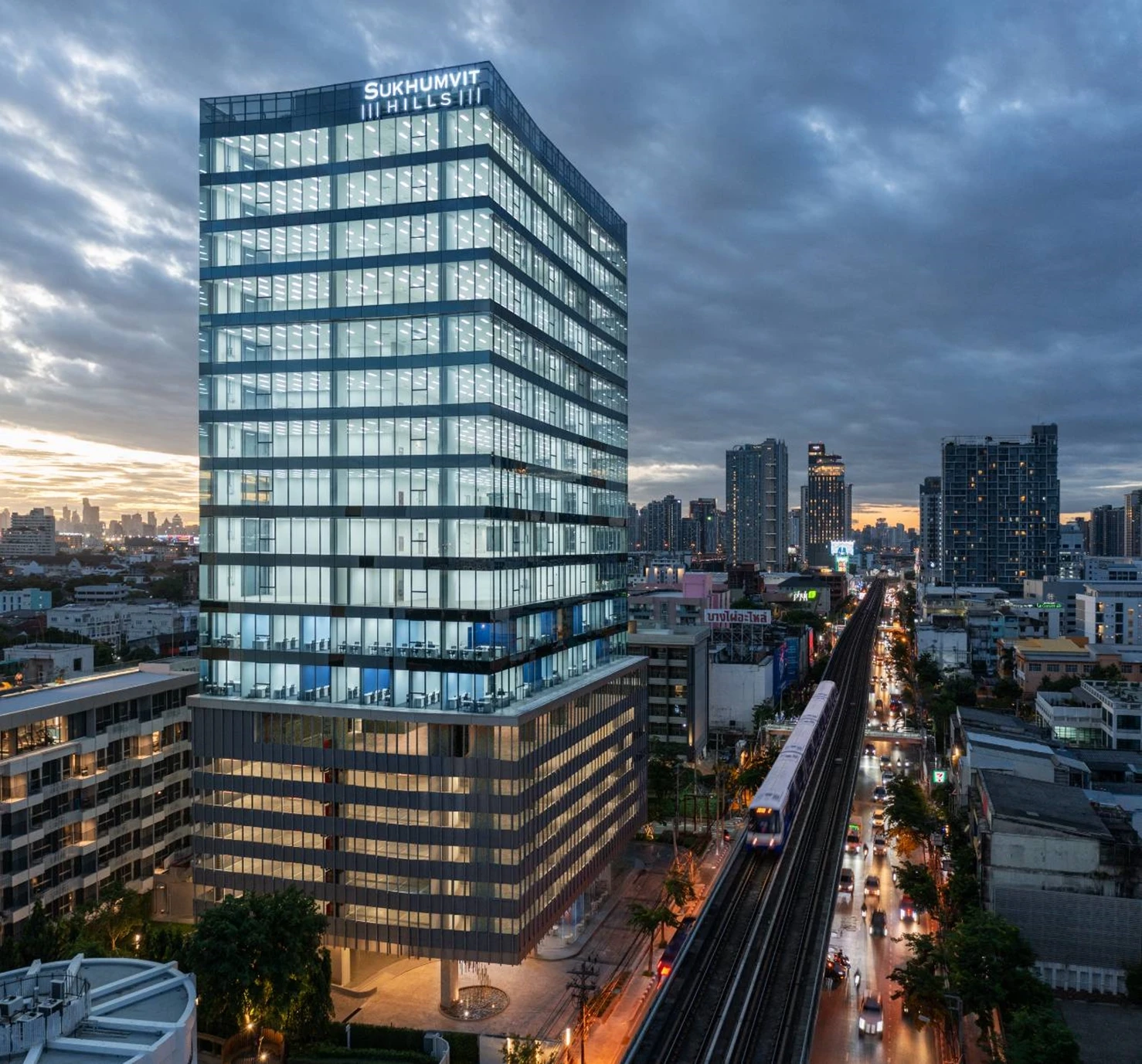 Sukhumvit Hills Office For Rent Preview 5