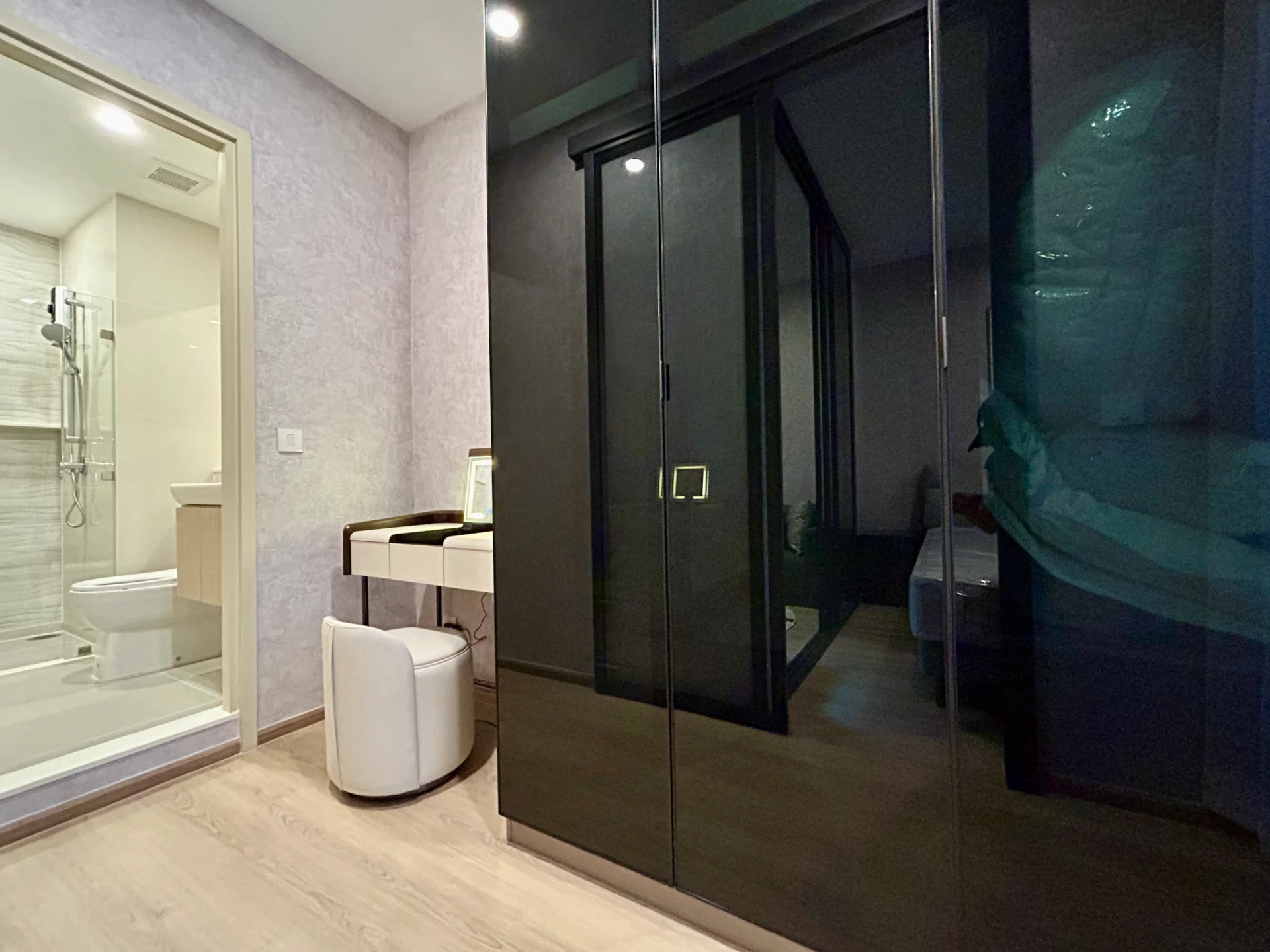 Life Rama4 Asoke (Close to BTS Queen Sirikit National Convention Center) Condo For Rent Preview 6