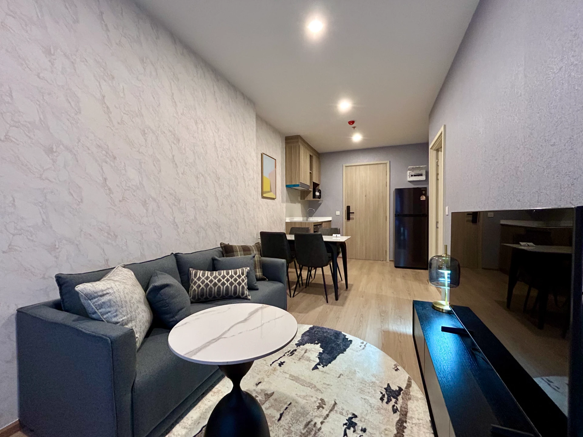 For Rent: Life Rama4 Asoke (Close to BTS Queen Sirikit National Convention Center) Rental Price: 26,000 THB/month Details: 1 Bedroom, 1 Bathroom Size: 35.44 sq.m. Floor: 18 Minimum Lease: 1 Year Deposit: 2 Months + 1 Month Advance Rent Fully Furni Preview 2