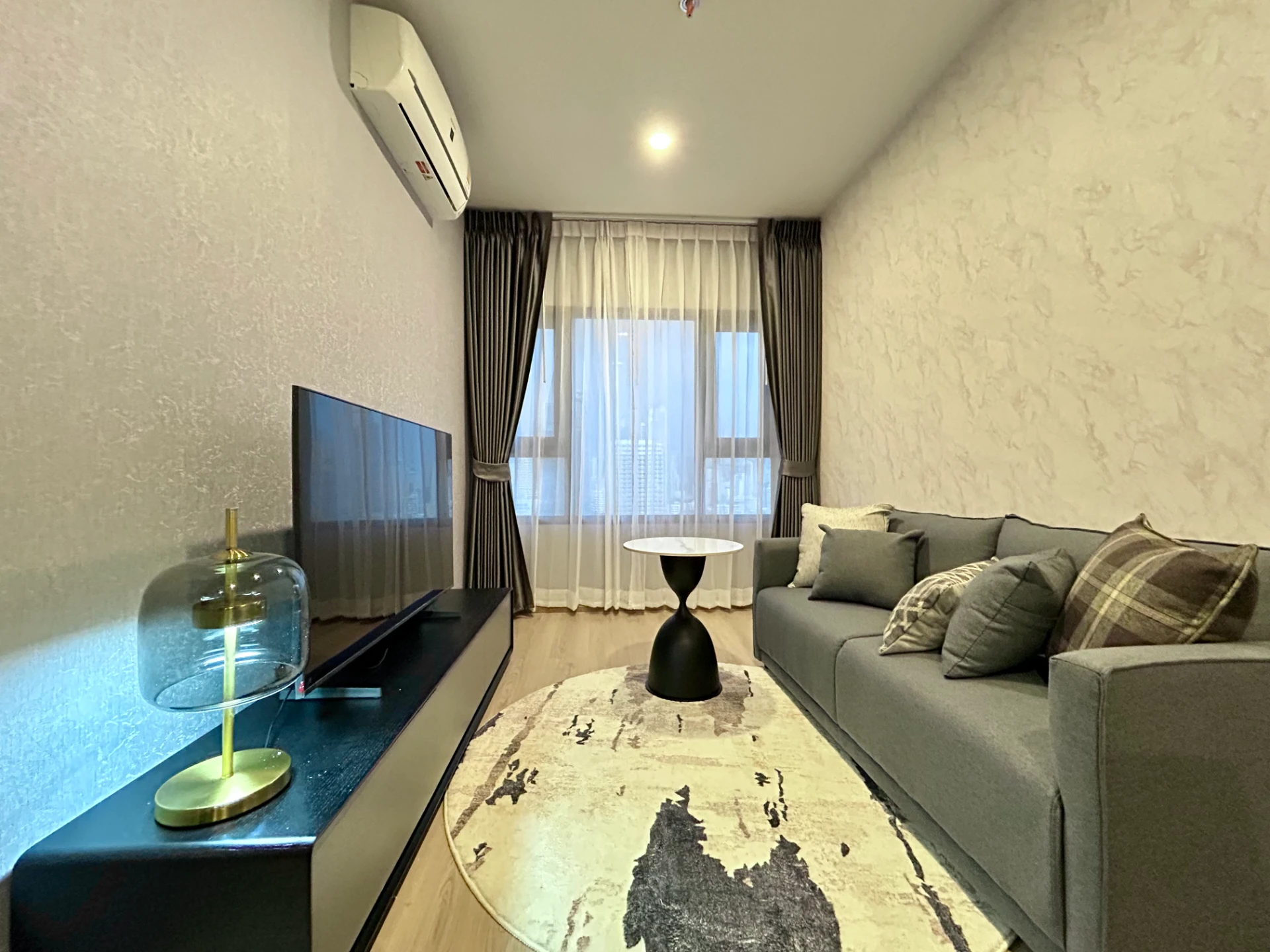 For Rent: Life Rama4 Asoke (Close to BTS Queen Sirikit National Convention Center) Rental Price: 26,000 THB/month Details: 1 Bedroom, 1 Bathroom Size: 35.44 sq.m. Floor: 18 Minimum Lease: 1 Year Deposit: 2 Months + 1 Month Advance Rent Fully Furni Preview 4
