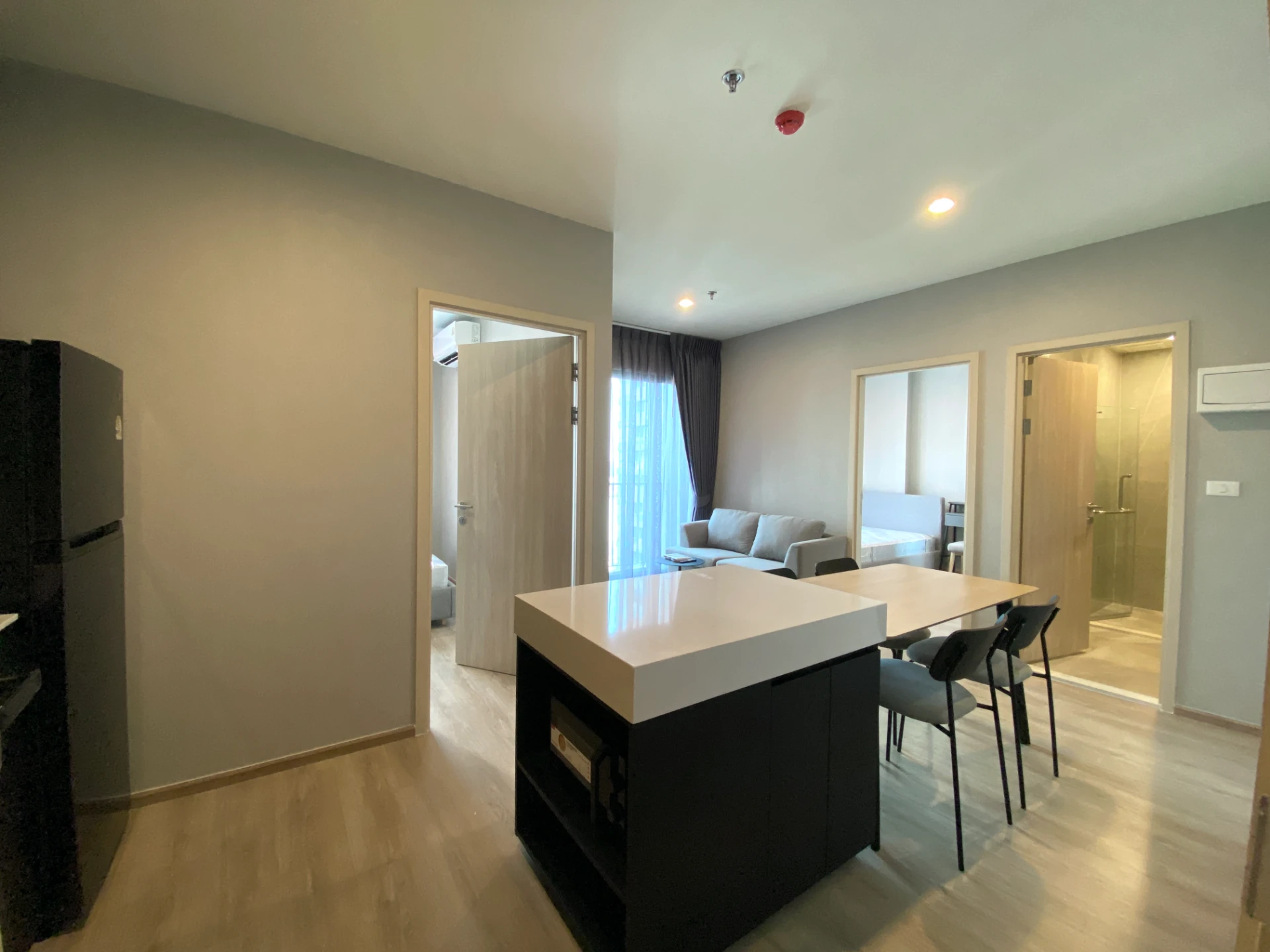 For Rent: Nue District R9 (Close to MRT RAMA9)