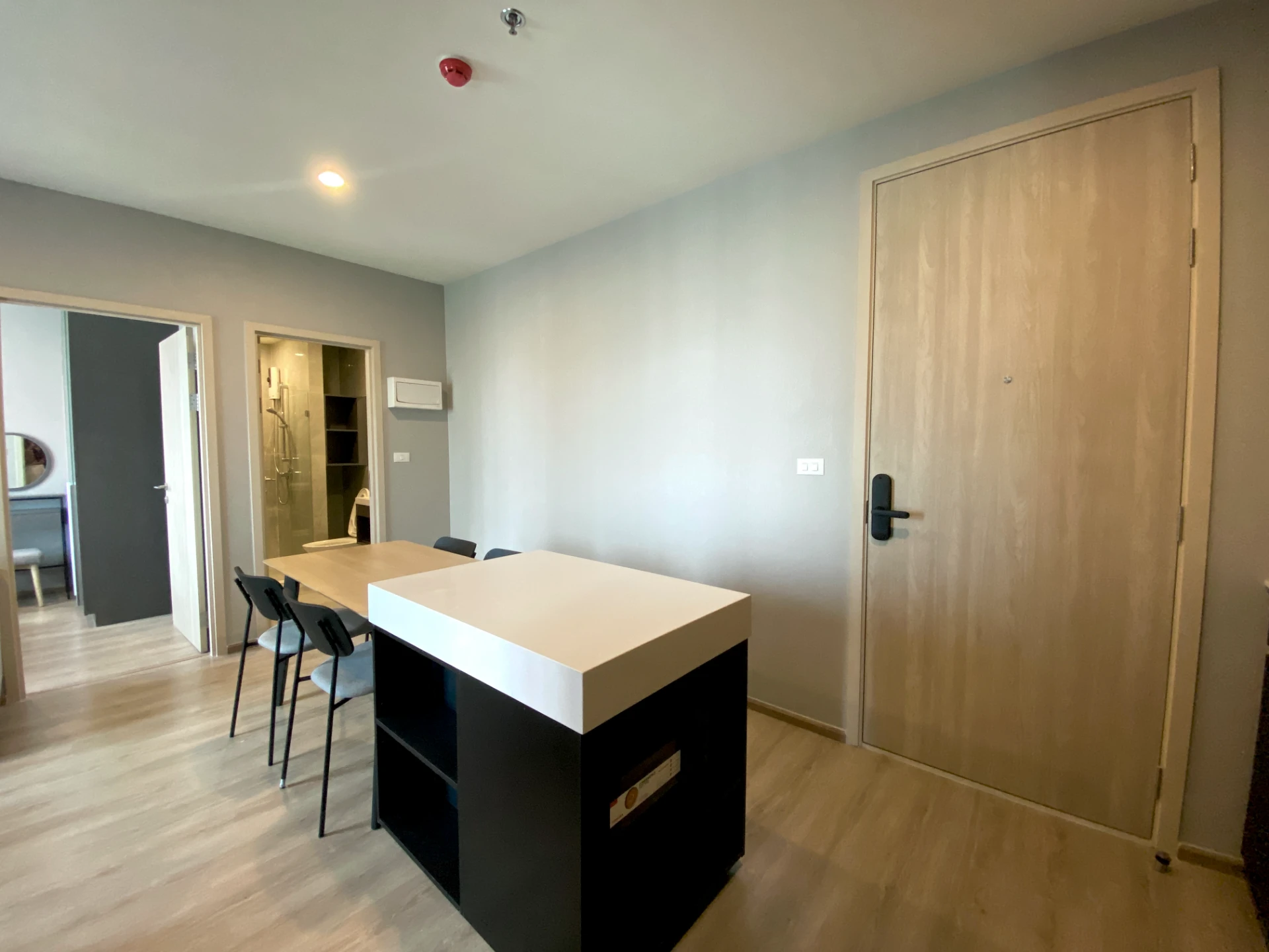 For Rent: Nue District R9 (Close to MRT RAMA9) Preview 3