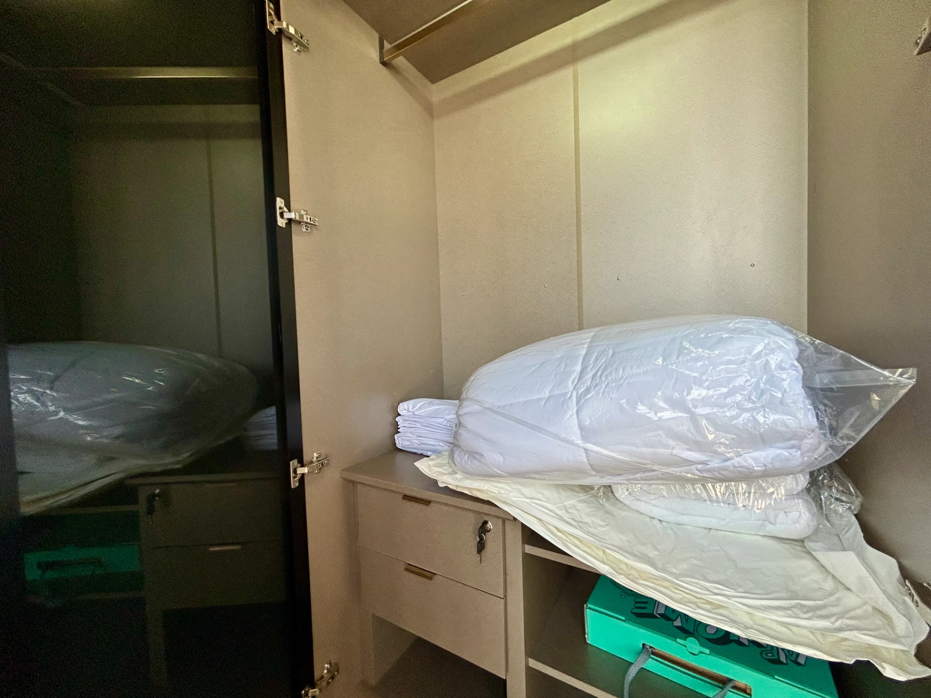Life Rama4 Asoke (Close to BTS Queen Sirikit National Convention Center) Condo For Rent Preview 5