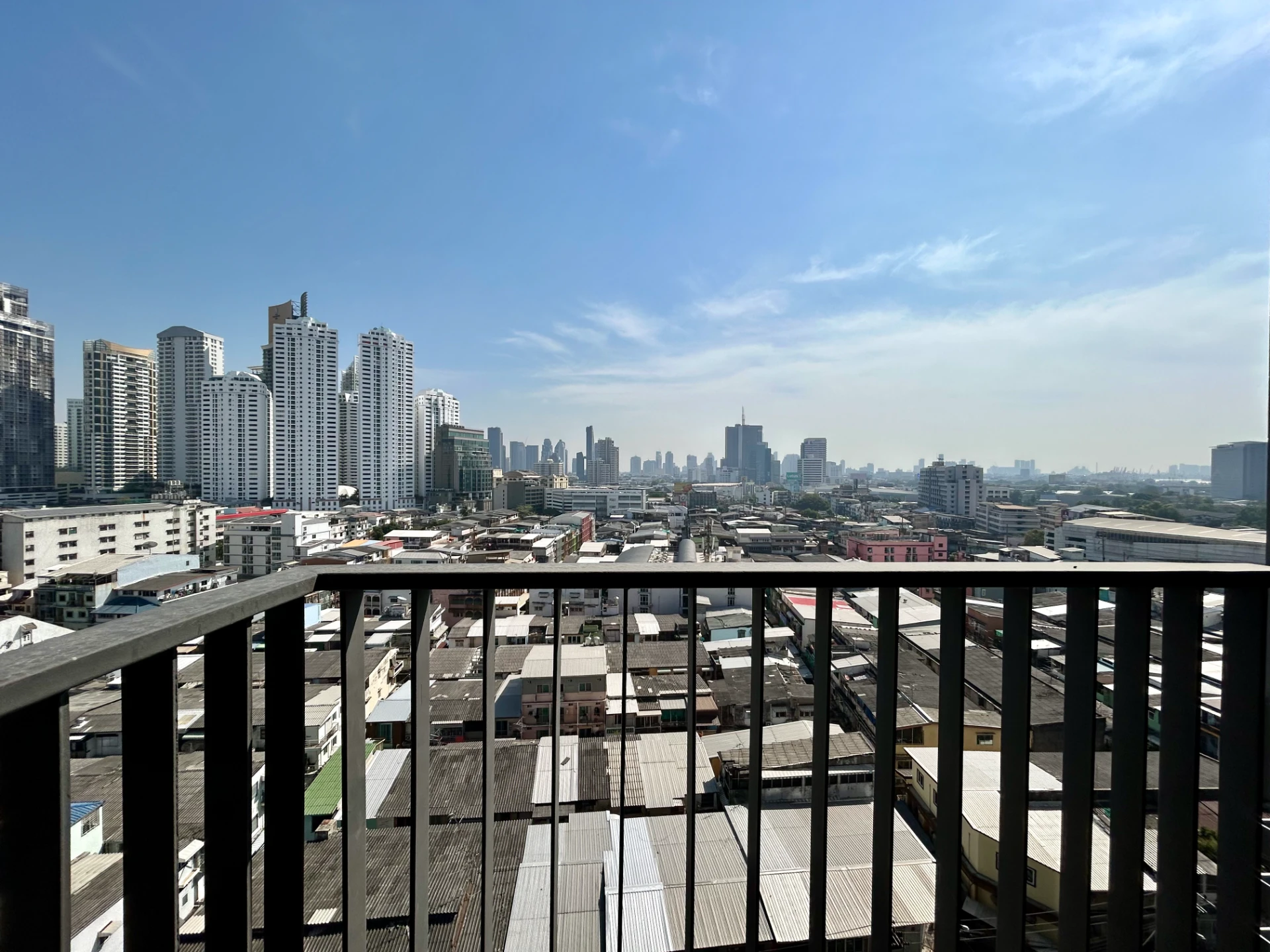 Life Rama4 Asoke (Close to BTS Queen Sirikit National Convention Center) Condo For Rent Preview 6