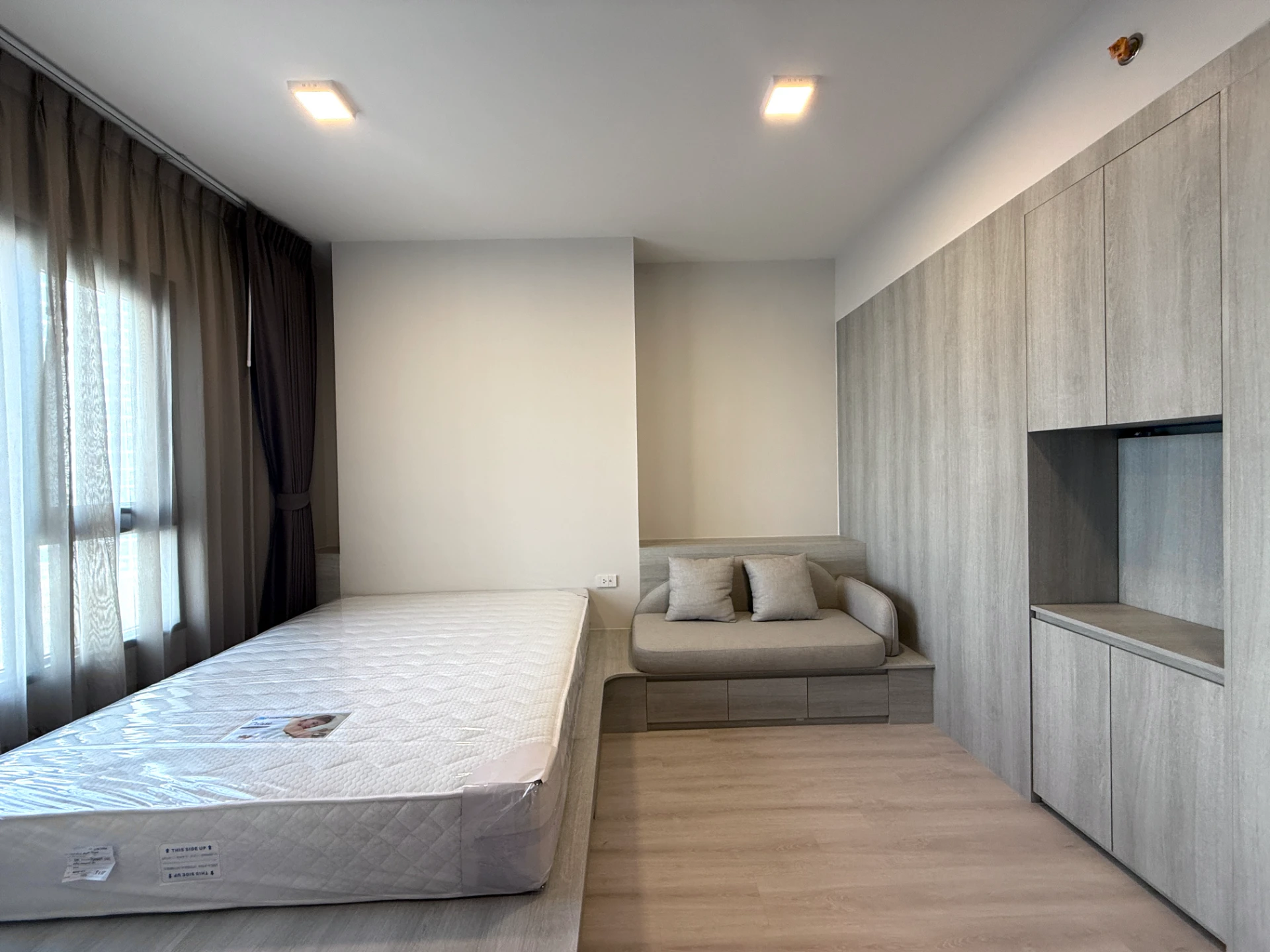 For Rent : COBE Ratchada Rama9  Close to MRT Huai Khwang Preview 3