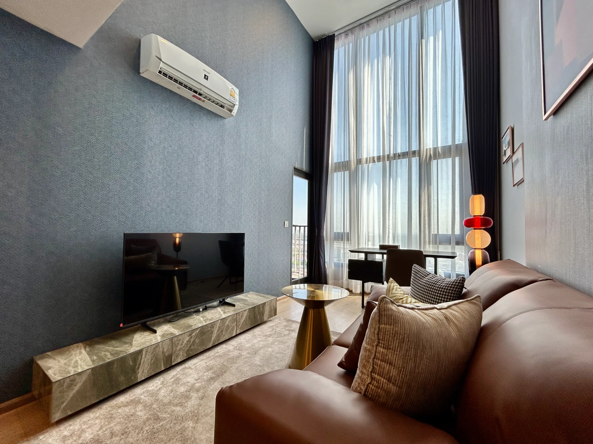 For Rent : Life Rama4 Asoke to MRT Queen Sirikit National Convention Centre (QSNCC)