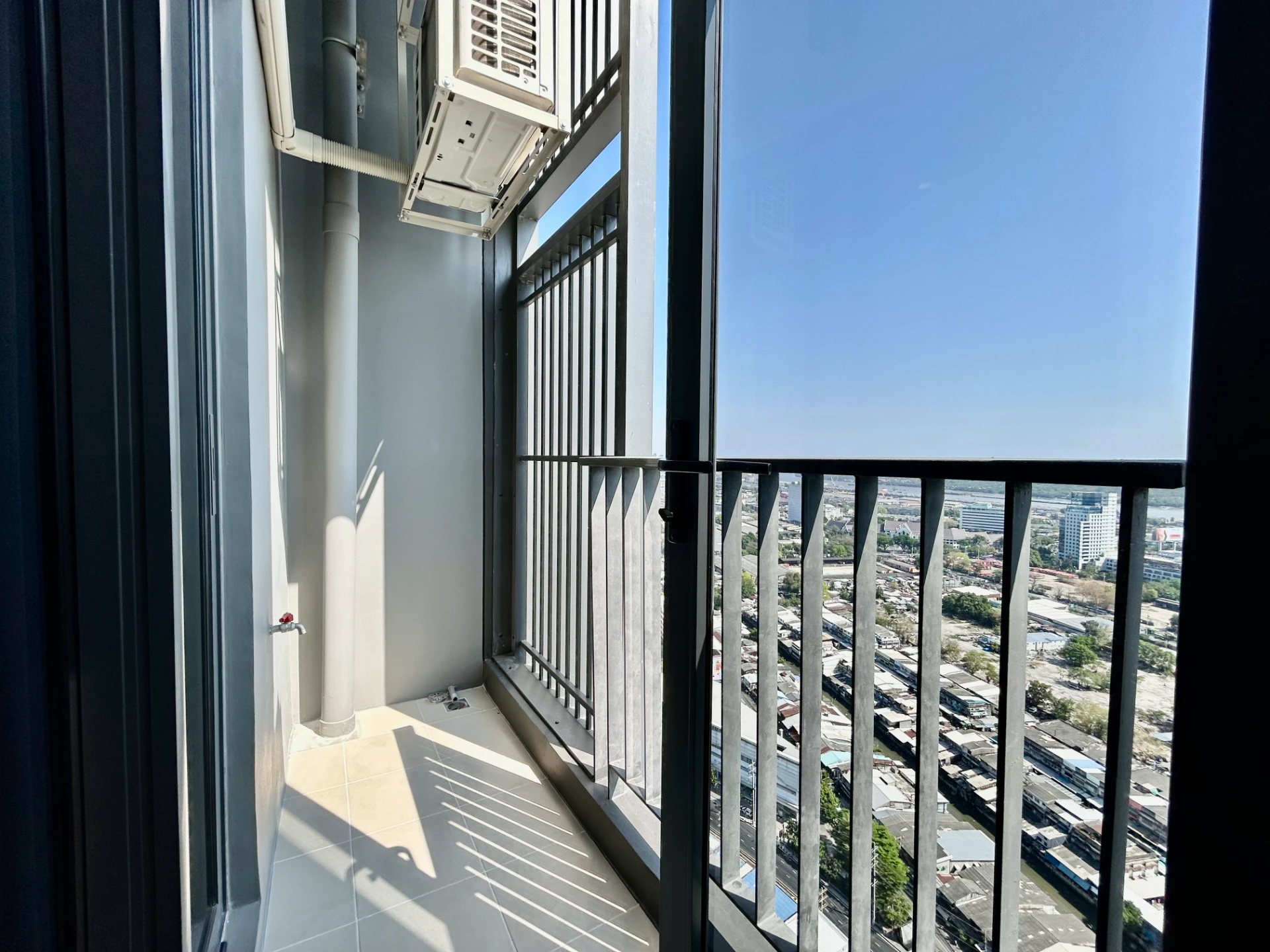 For Rent : Life Rama4 Asoke to MRT Queen Sirikit National Convention Centre (QSNCC) Preview 4
