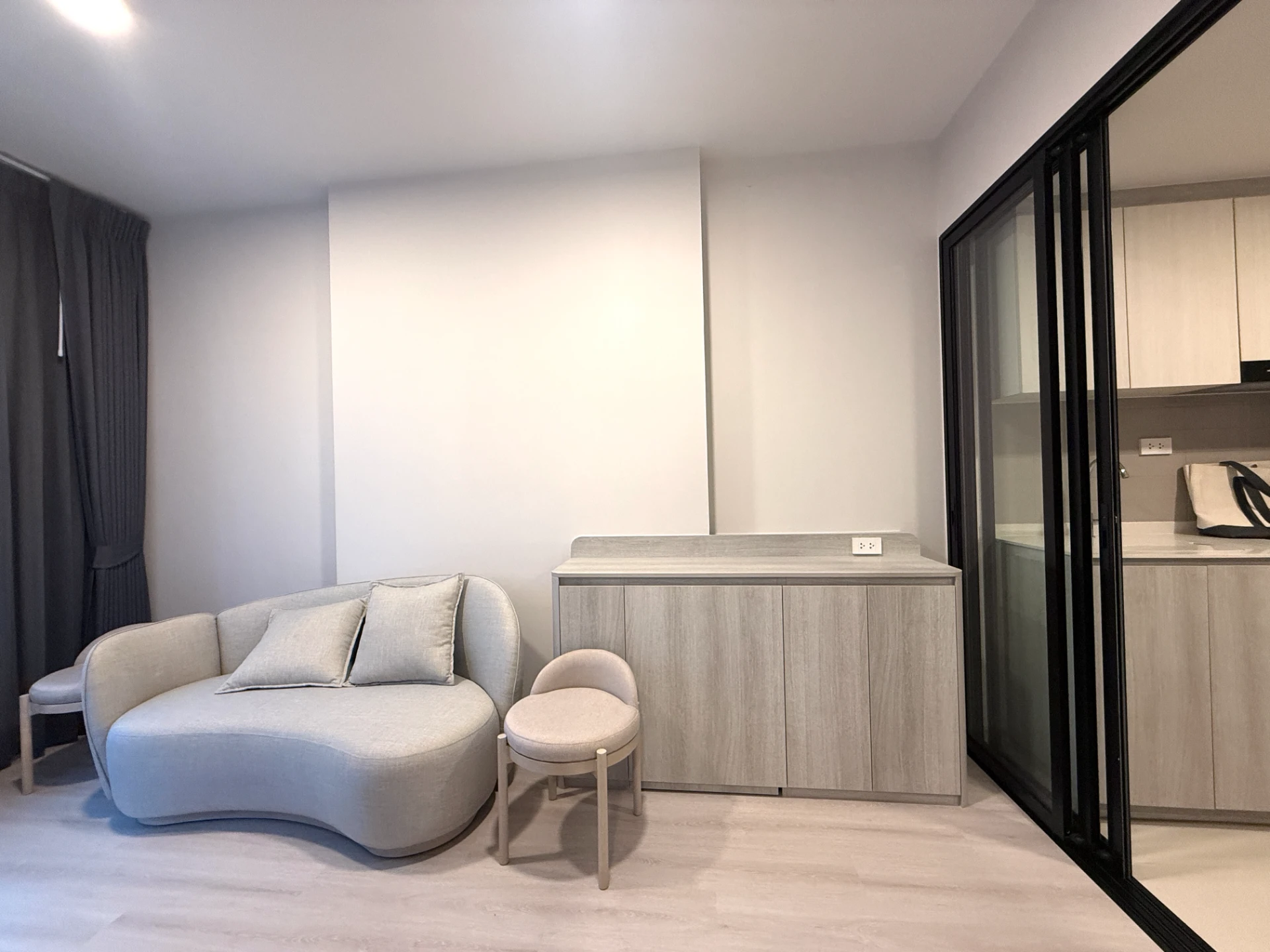 For Rent : COBE Ratchada Rama9  Close to MRT Huai Khwang Preview 4