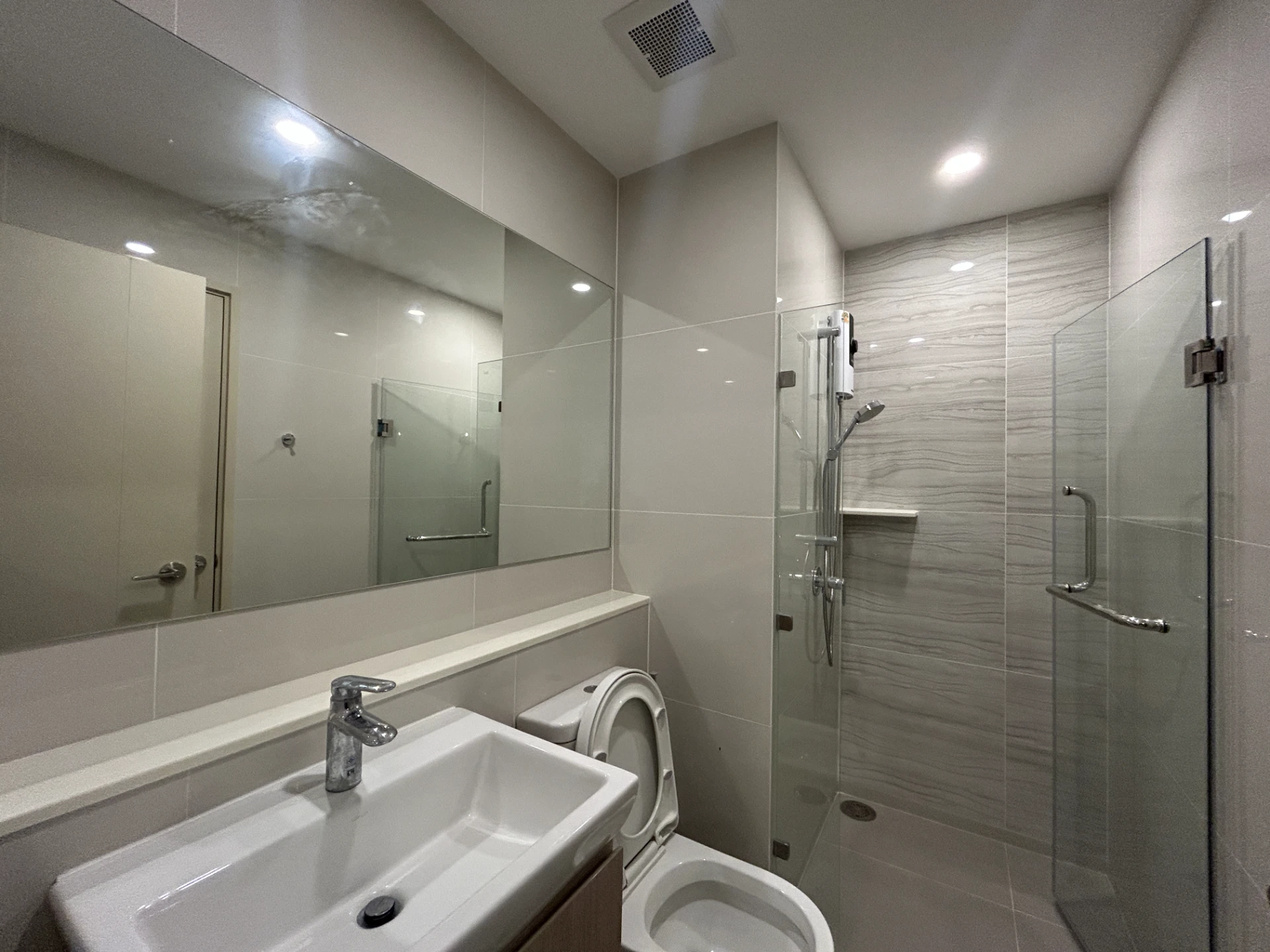 For Rent: Life Rama4 Asoke (Close to BTS Queen Sirikit National Convention Center) Preview 6
