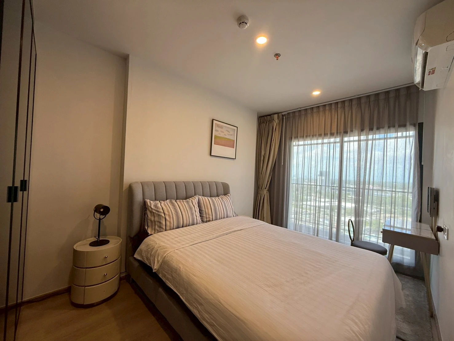 Premium Comfort & Perfect Connectivity at Life Rama 4 - Asoke Preview 5