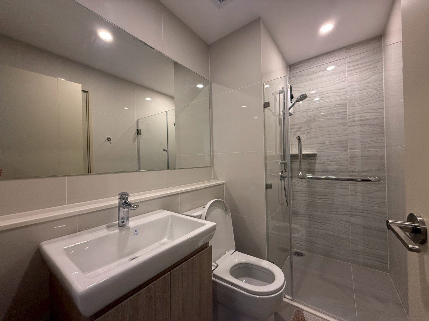 Premium Comfort & Perfect Connectivity at Life Rama 4 - Asoke Preview 2