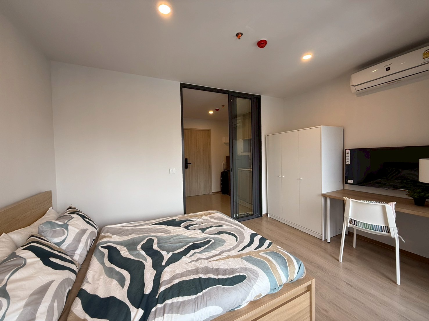 For Rent : Life Rama4 Asoke to MRT Queen Sirikit National Convention Centre (QSNCC) Preview 7