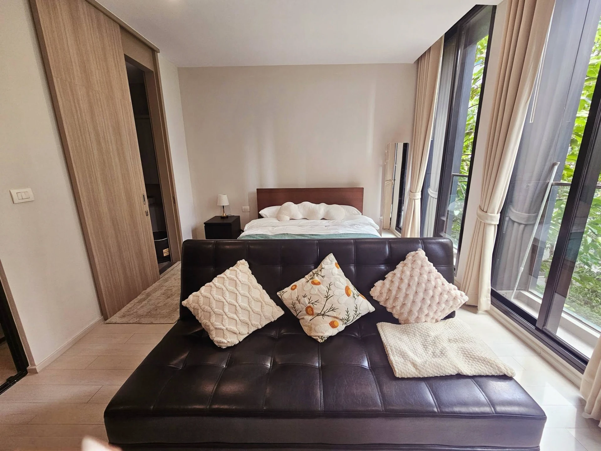  Noble Ploenchit