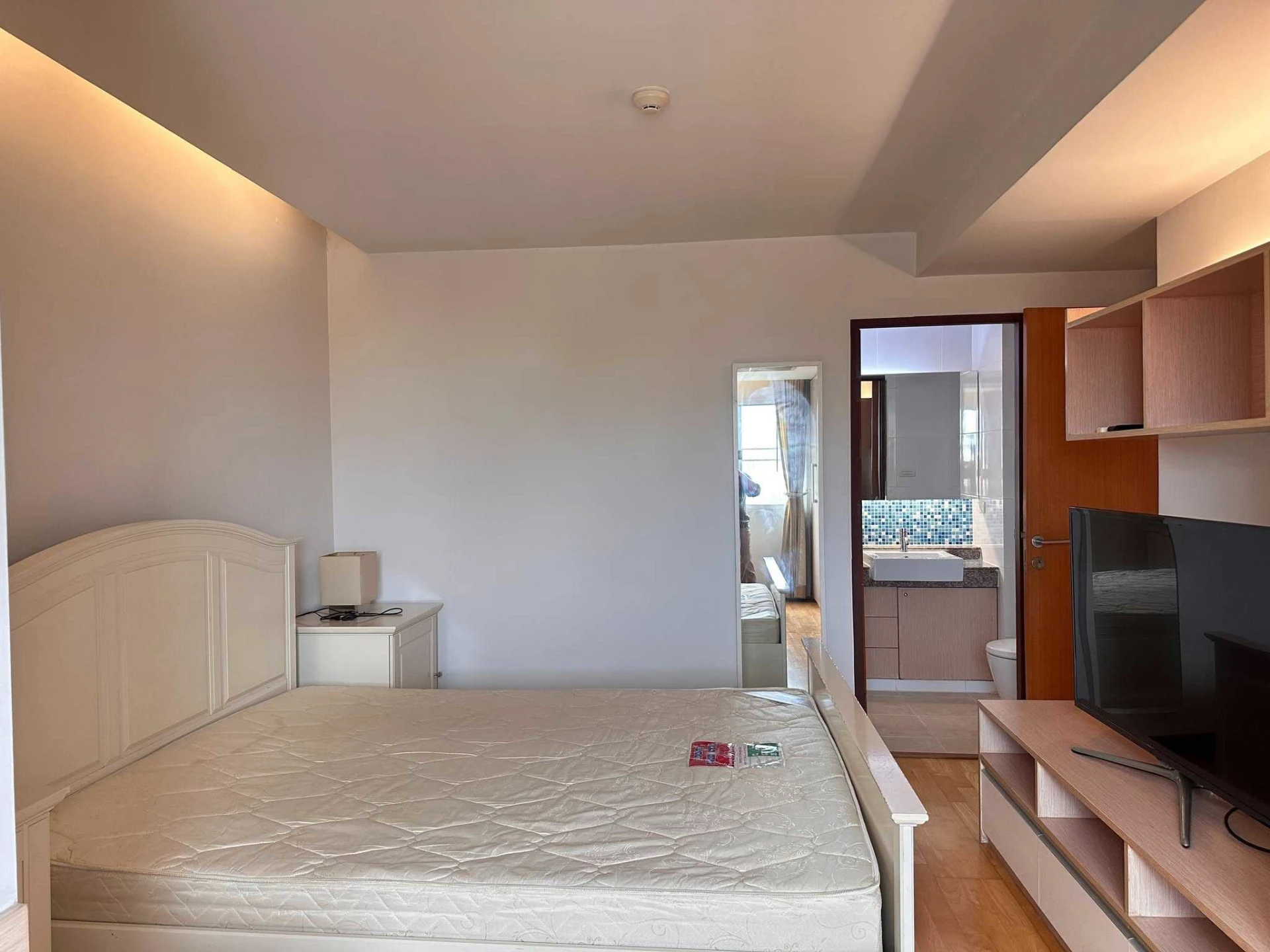 Residence 52 Condo Preview 3