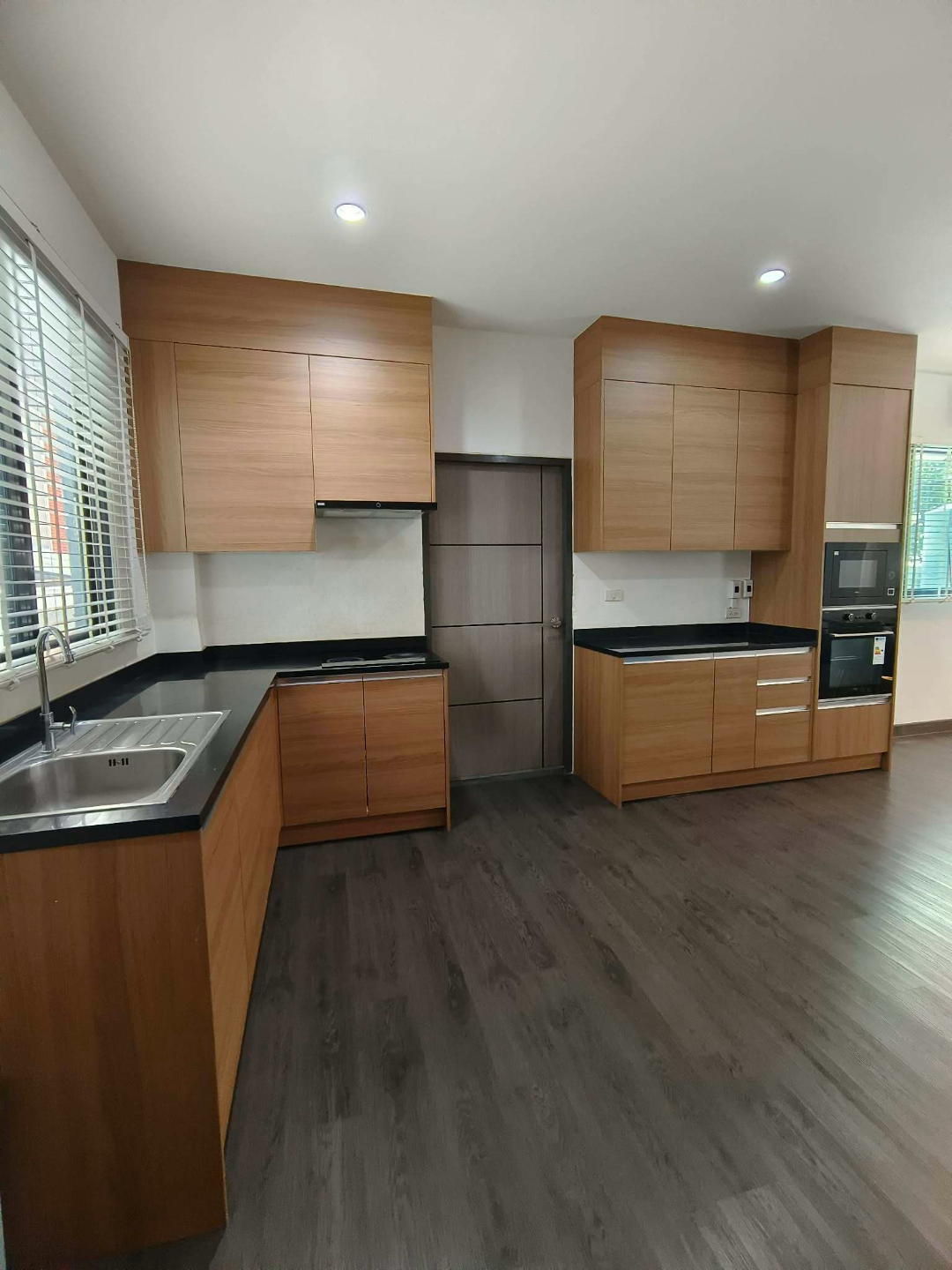 Phra Khanong House Preview 6