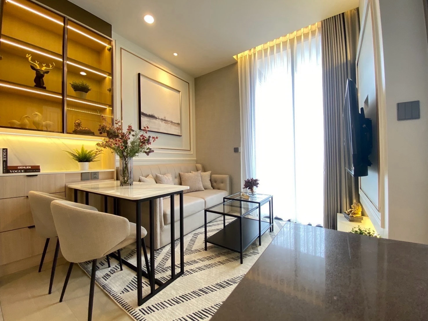 Extro Phayathai Preview 2
