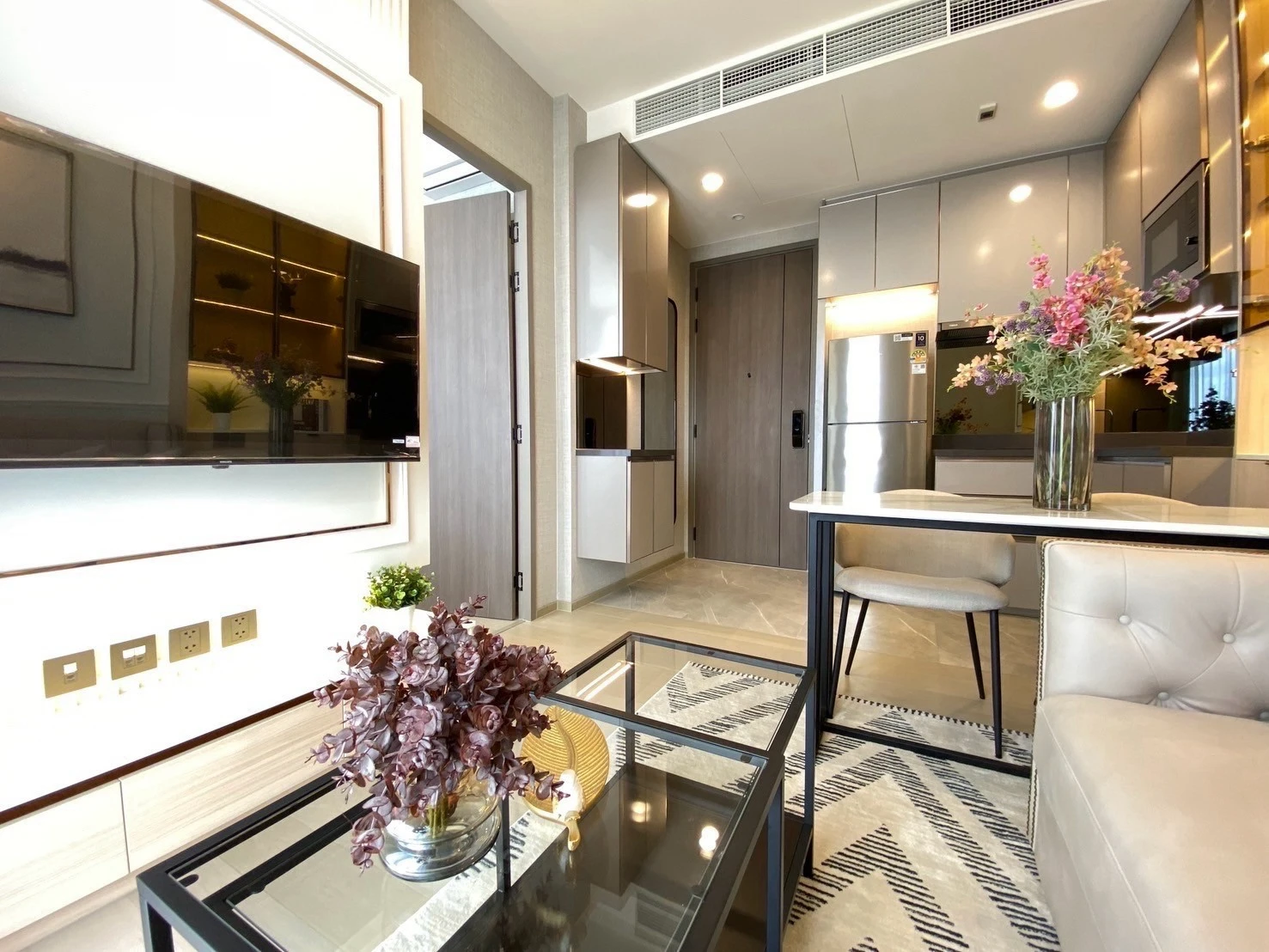 Extro Phayathai Preview 7