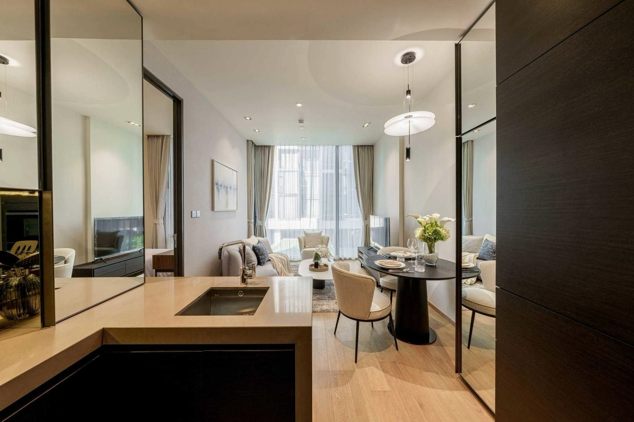28Chitlom For Rent Preview 3