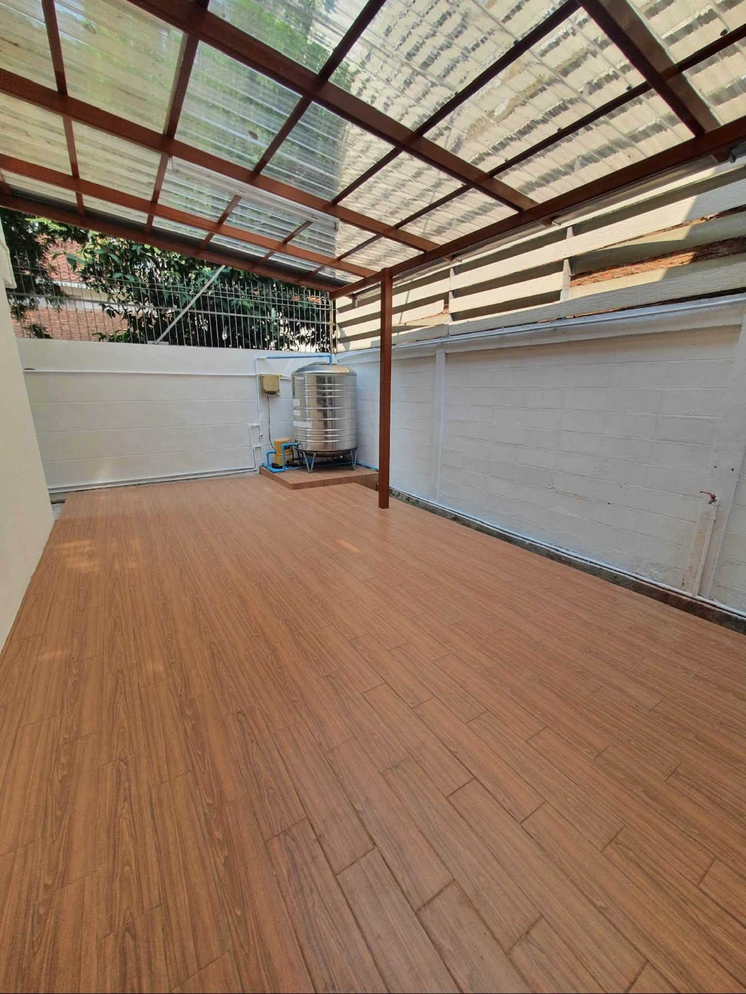 Spacious Detached House in Suwan Sawat Alley For Rent Preview 3
